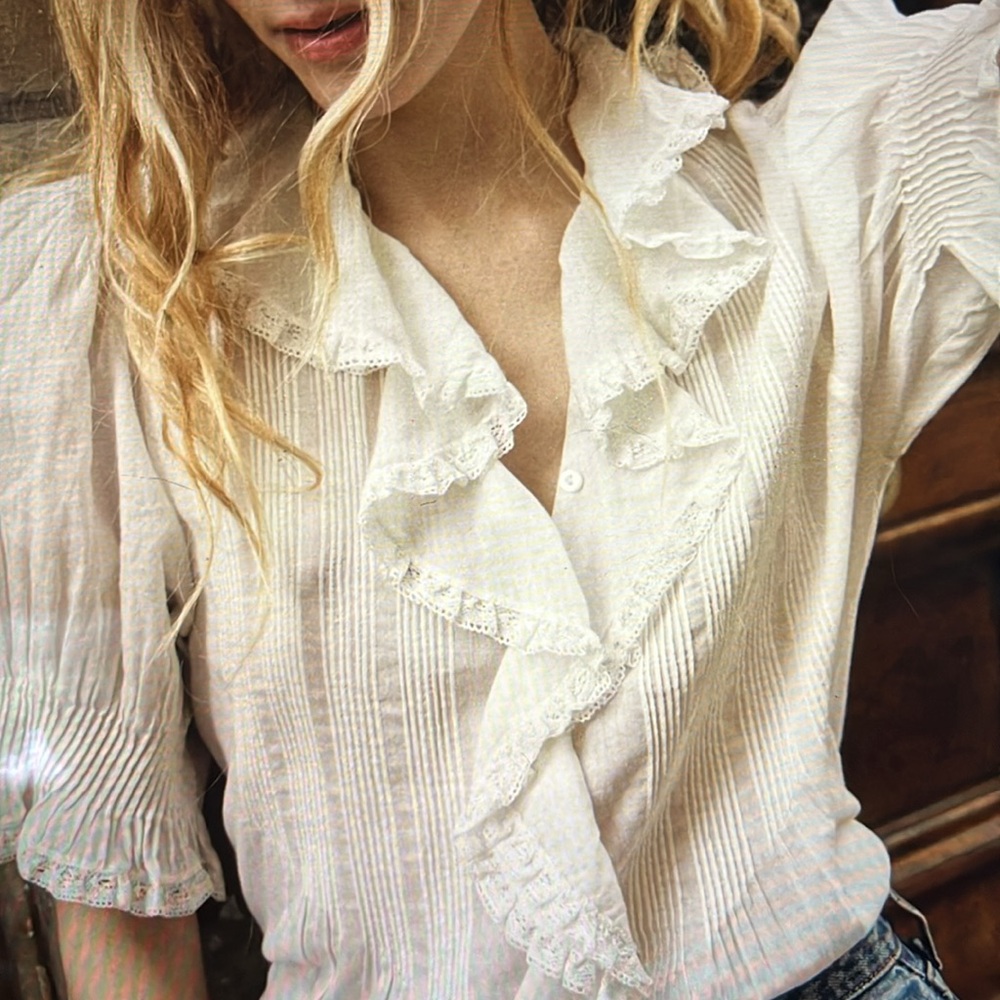 Doen Henri top in white. Size M. in perfect pre-loved condition.